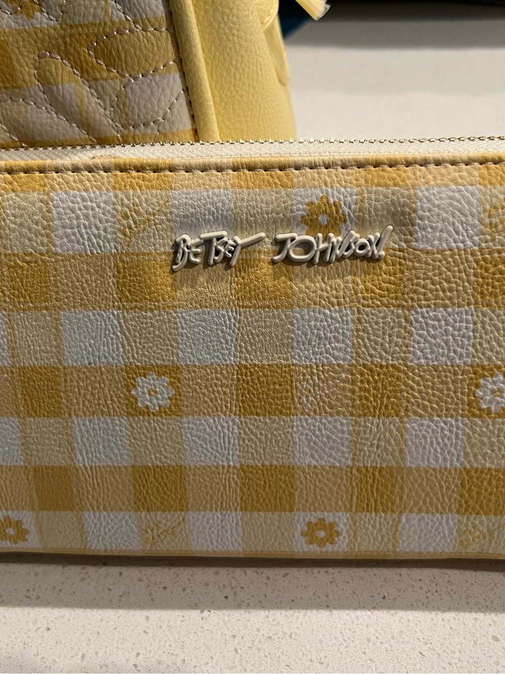 Betsey Johnson Yellow Gingham Daisy Tote and Wallet Set - Picture 6 of 10
